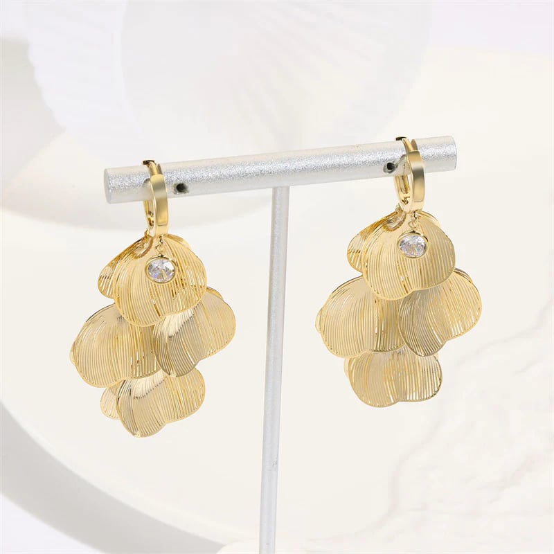 Women's earrings with a leaf-shaped pendant