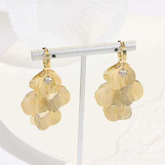 Women's earrings with a leaf-shaped pendant