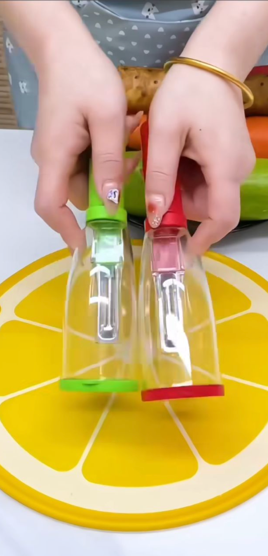 Storage Vegetable Peeler